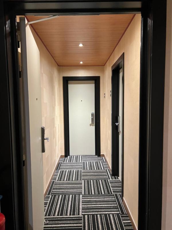 Adjacent Family Room with Garden View image 3