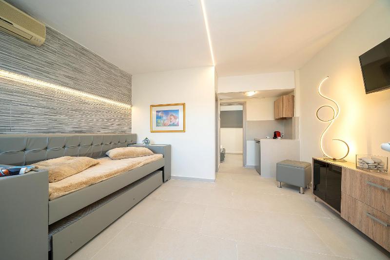 One-Bedroom Apartment with Sea View image 1