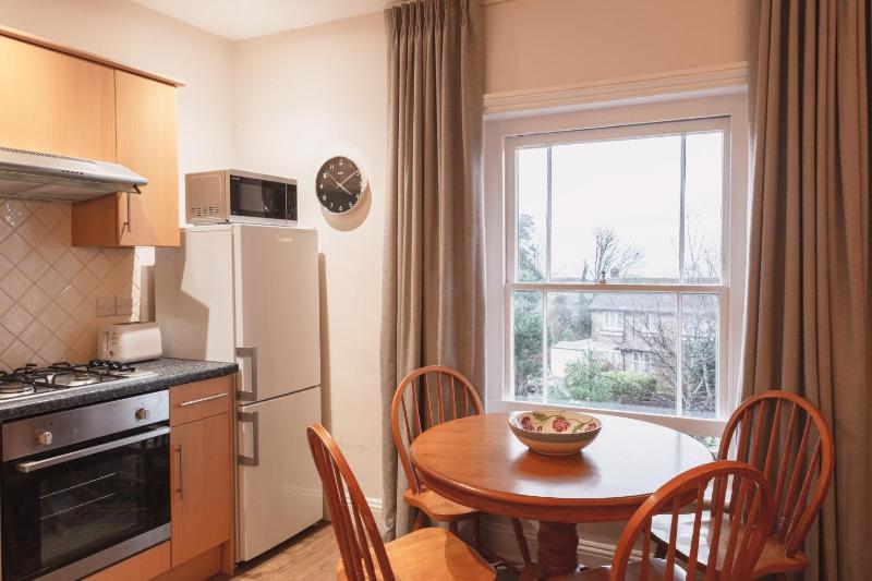 One-Bedroom Apartment image 3
