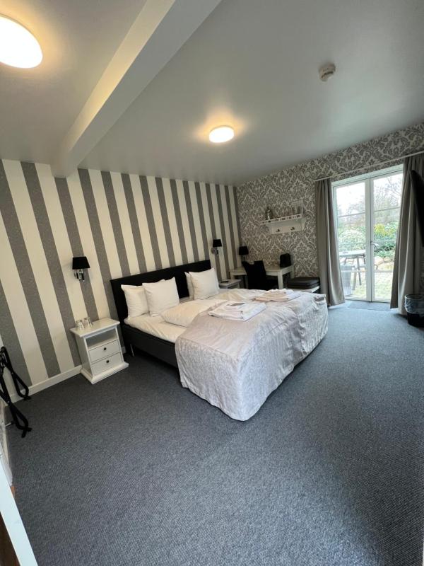 Double Room - Disability Access image 1