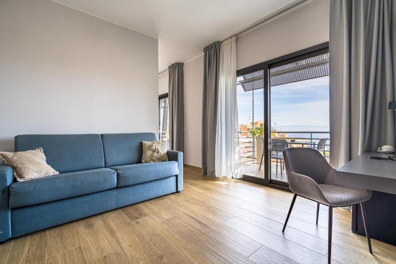 Taormina Palace Hotel - image 32