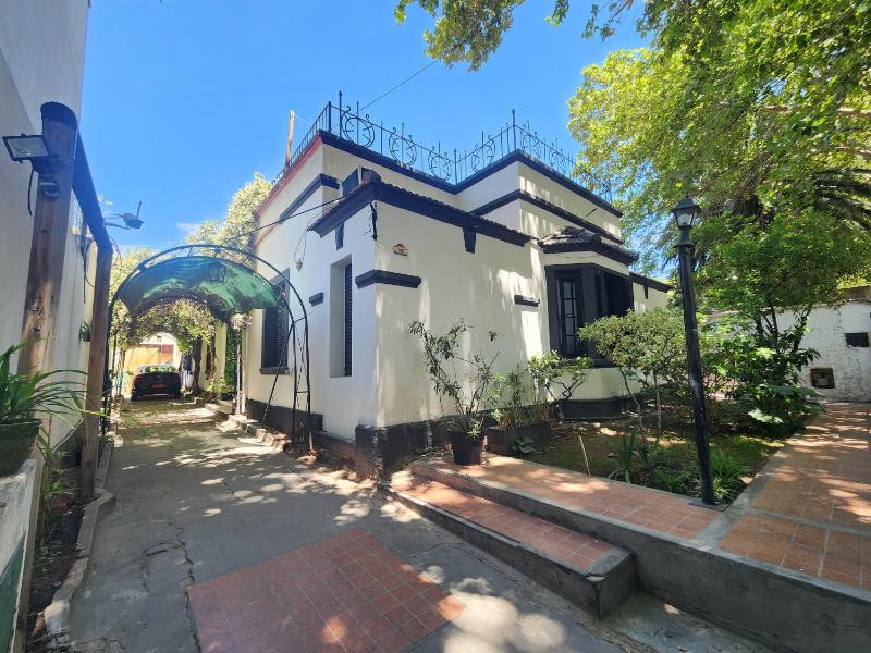 Rufino`s Guesthouse - image 1
