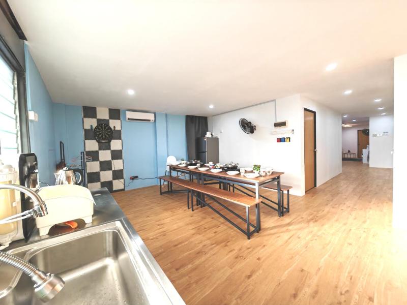 Karaoke & Snooker 3BR 14~18pax 4min WALK to Jonker - image 14