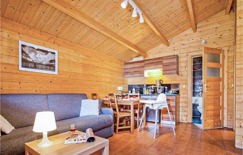 2 Bedroom Awesome Home In Sianozety - image 10