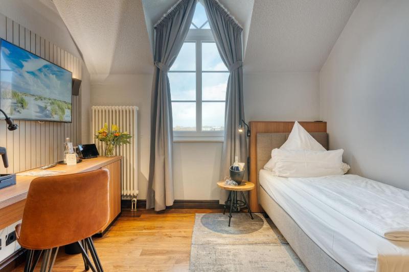 Single Room image 1