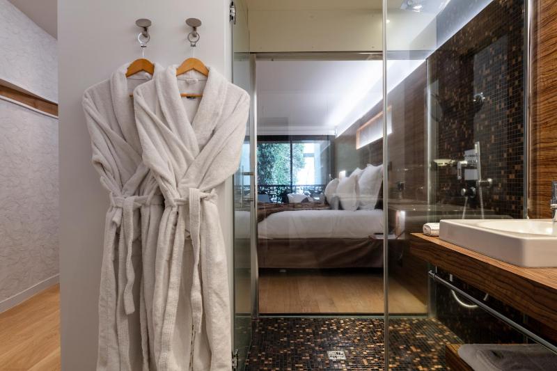 Twin Room with Terrace image 4