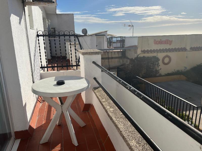 Apartaments Monjardí - image 17