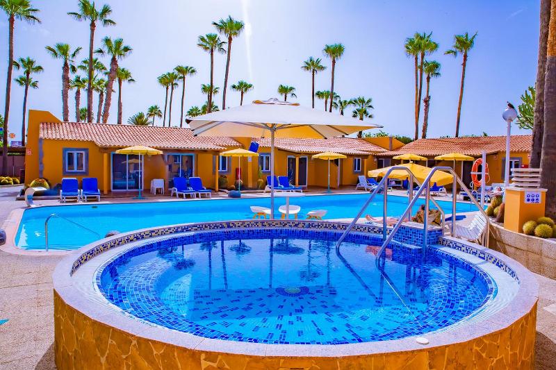 Bungalows Los Almendros - Exclusive Vacation Club - image 1