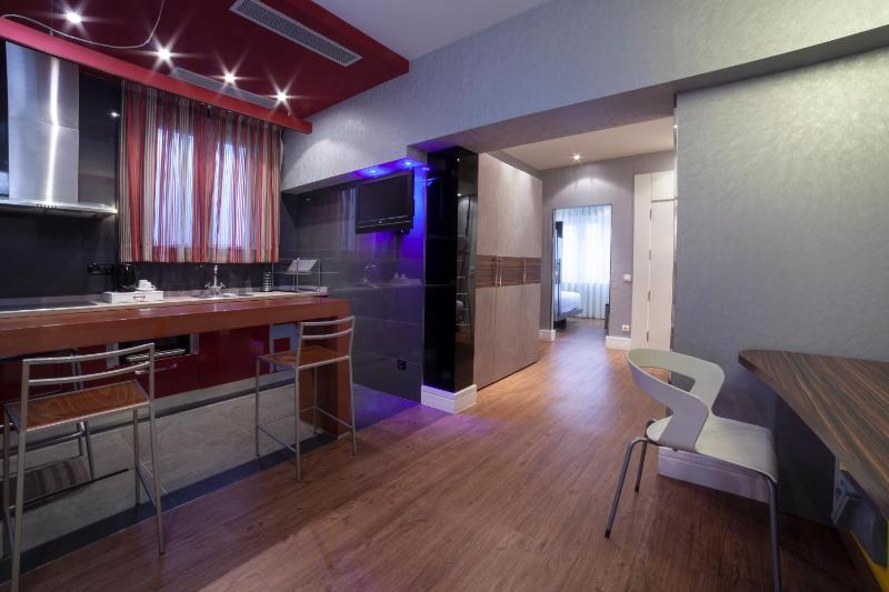 Apartment (4 Adults) image 4