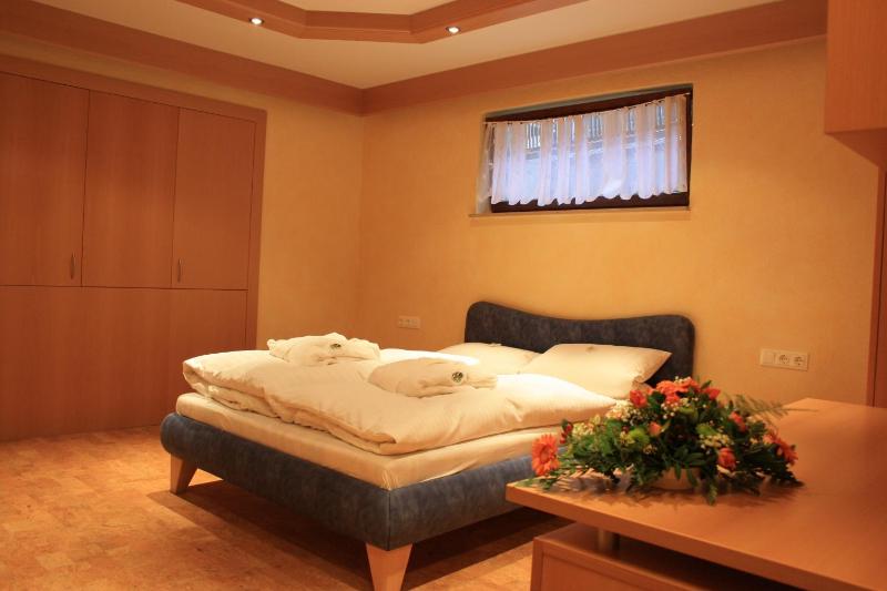 Family Room image 2