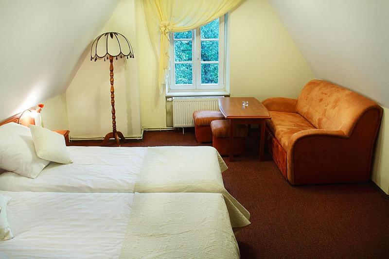 Twin/Double Room image 3