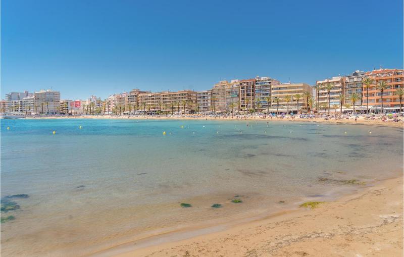 2 Bedroom Lovely Apartment In Torrevieja - image 7