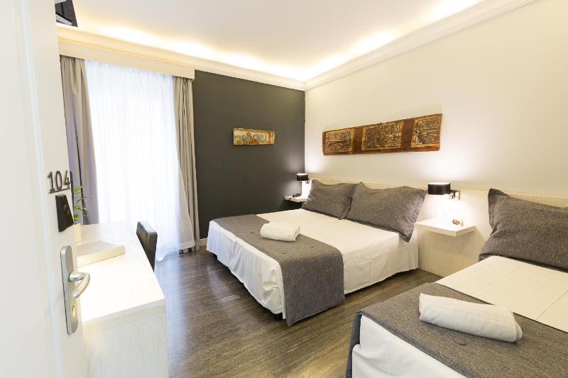 Classic Triple Room image 1