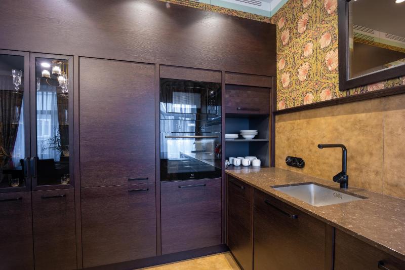 Amber House - image 21