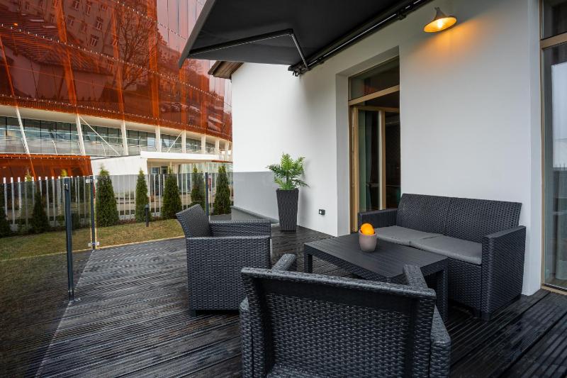 Amber House - image 7