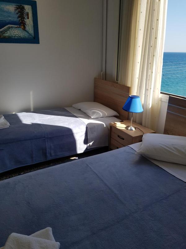 One-Bedroom Apartment with Balcony and Garden View image 2