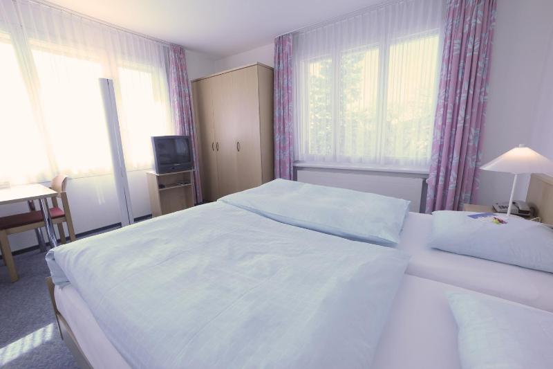 Double Room with Lake View image 2