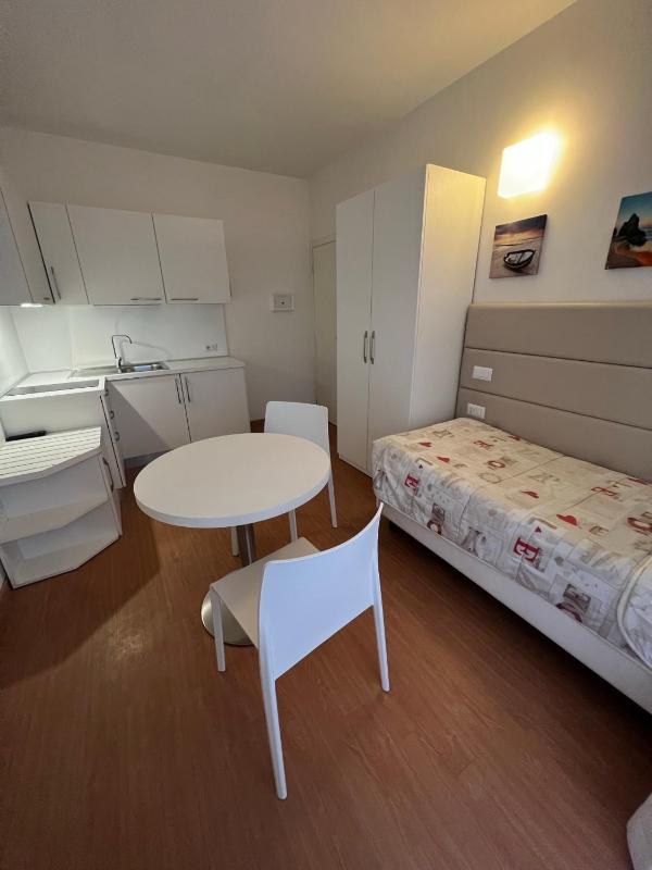 Single Room image 1