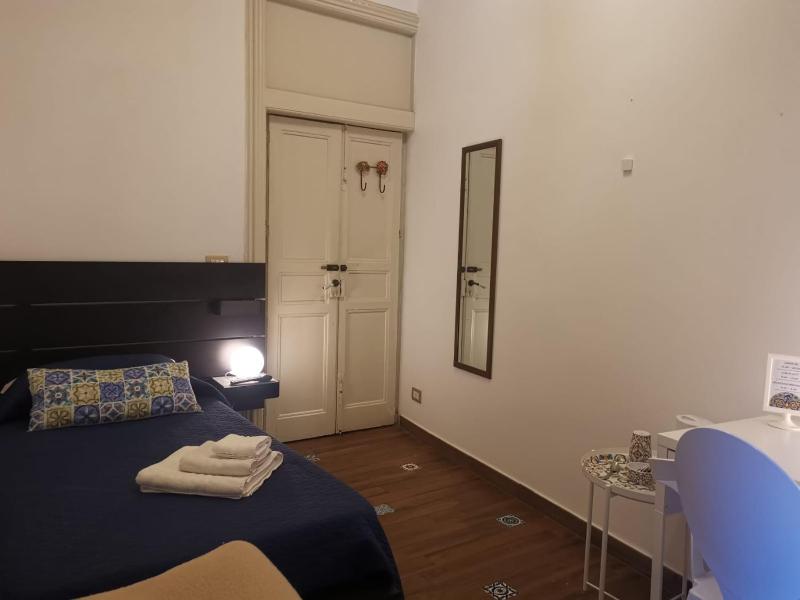 Classic Single Room with Balcony image 4
