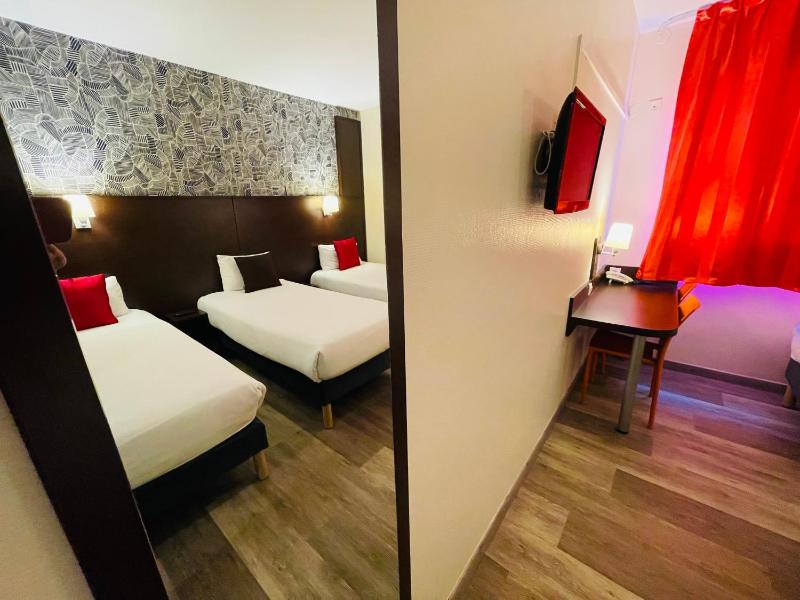 3 Single Beds image 4