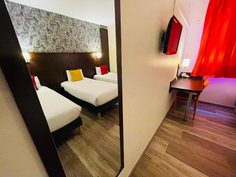 3 Single Beds image 2