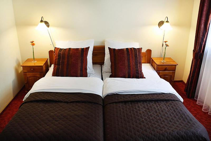 Economy Double Room image 4