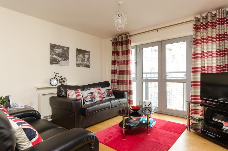 One-Bedroom Apartment image 3