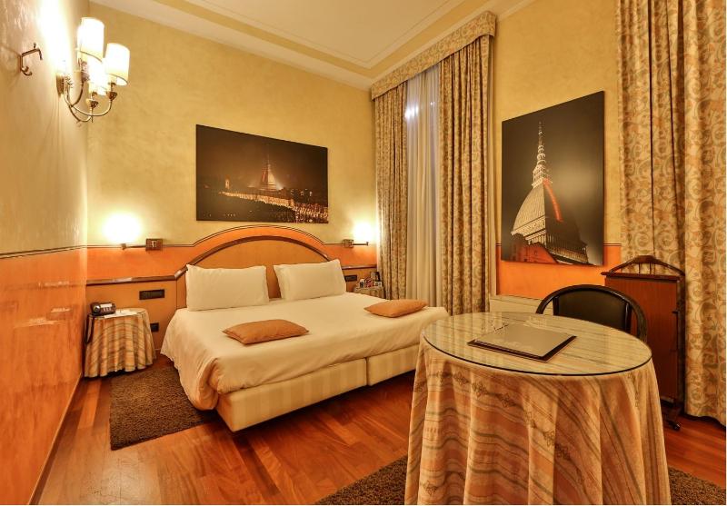 Classic Triple Room image 3
