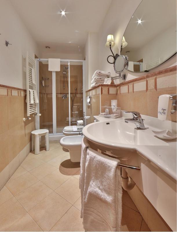 Classic Triple Room image 4