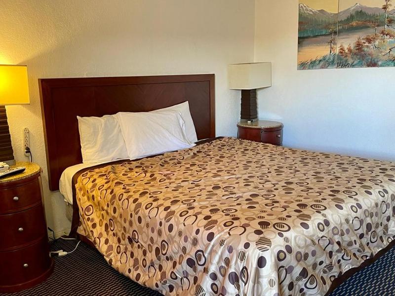 King Room image 4
