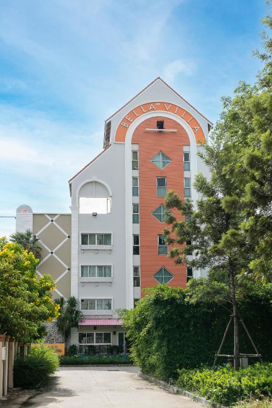 Bella Villa Pattaya 3rd Road - image 1