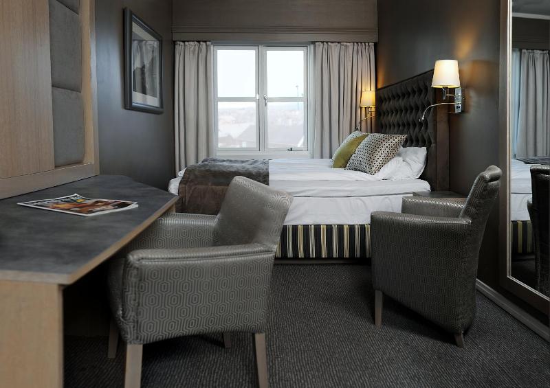 Standard Queen Room image 1