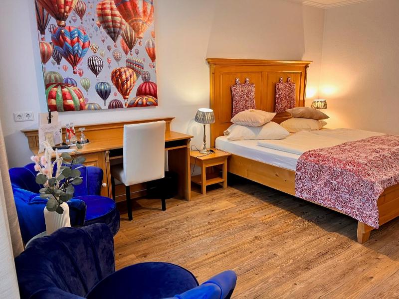 Double Room image 4