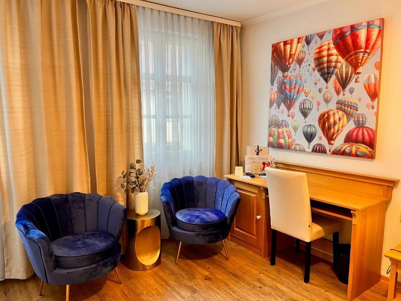 Double Room image 3