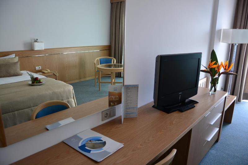 Double Room with Garden View image 1