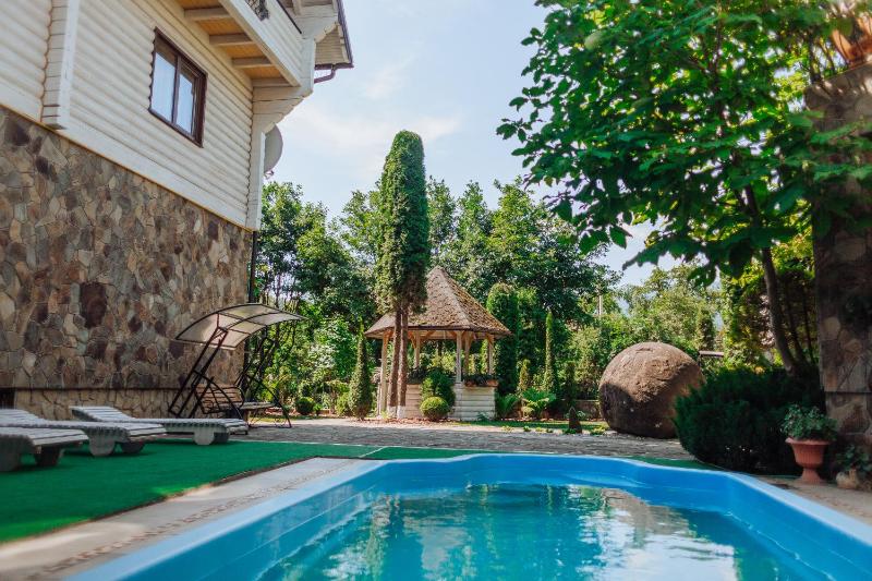 Hotel Velyka Vedmedytsya - image 1