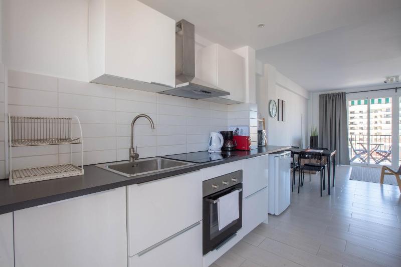 Central apt with balcony by Costarentals - Ref 92 - image 2