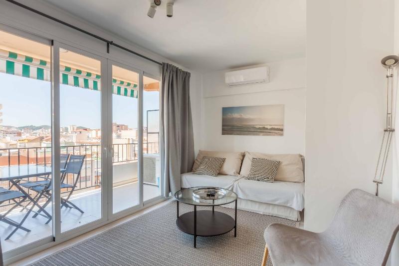 Central apt with balcony by Costarentals - Ref 92 - image 8