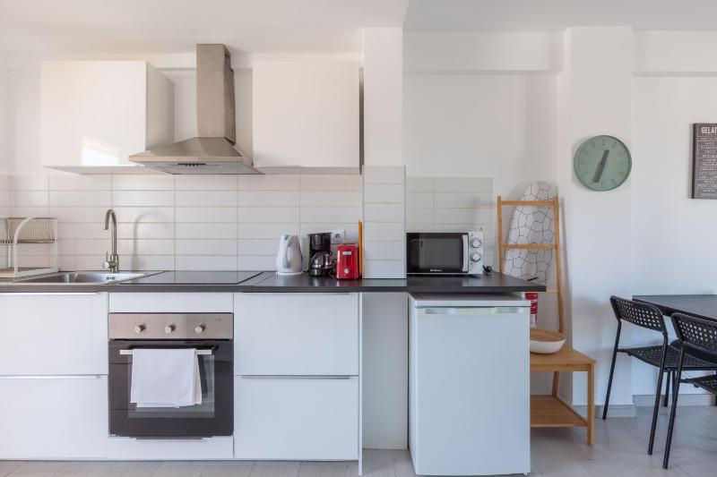 Central apt with balcony by Costarentals - Ref 92 - image 12