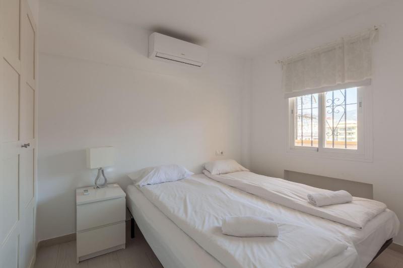 Central apt with balcony by Costarentals - Ref 92 - image 4