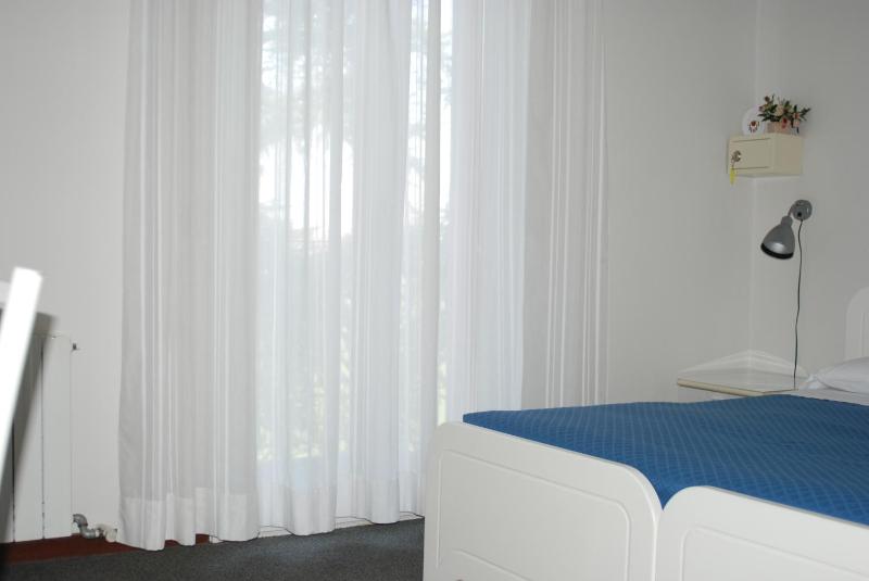 Double Room image 2