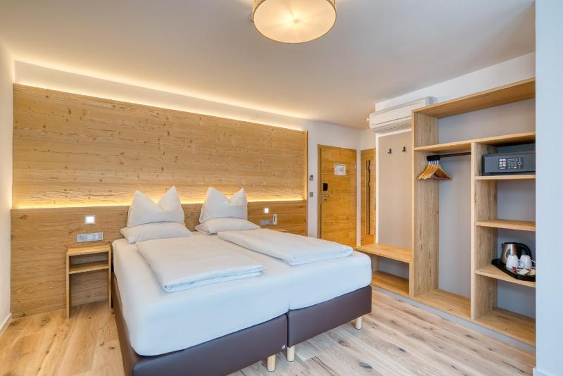 Quadruple Room image 1