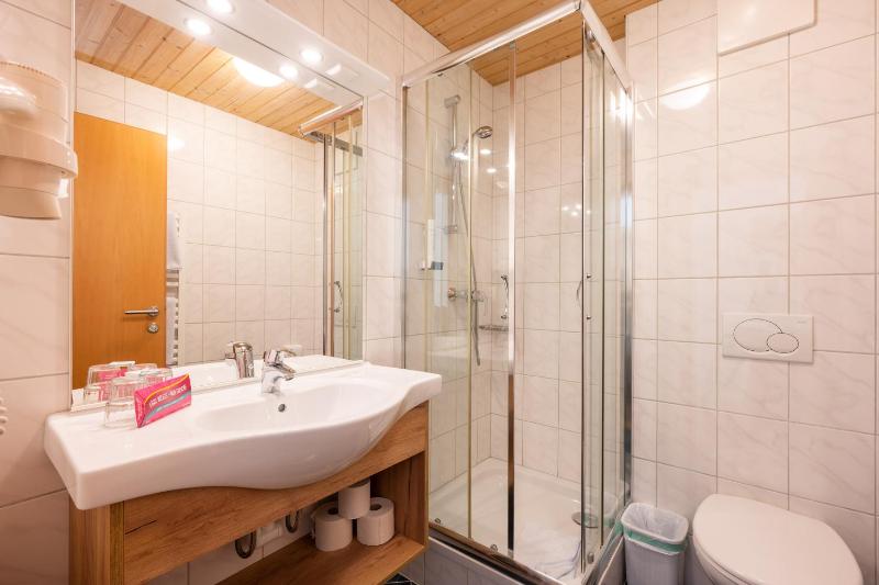 Superior Double Room with Balcony image 4