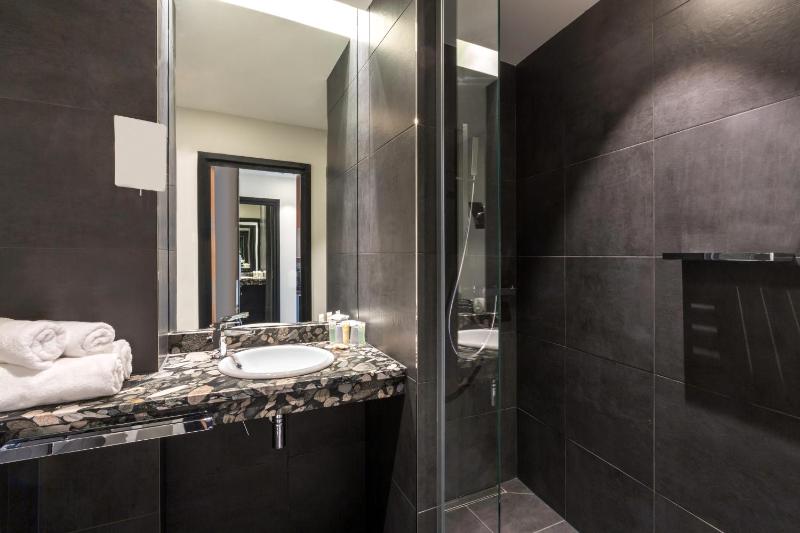 Standard Room - City View image 4