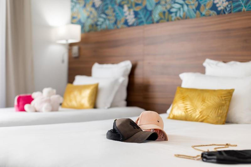 Superior Triple Room image 4