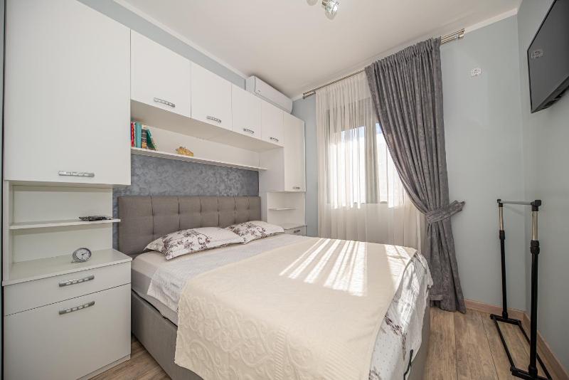 Lena apartment 2 - image 13