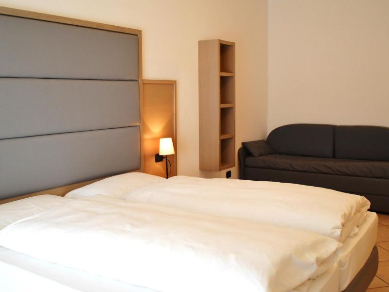 Quadruple Room with Balcony image 3