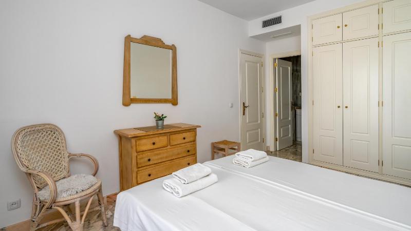 Seaview apt with pool by Costarentals - Ref 188 - image 20
