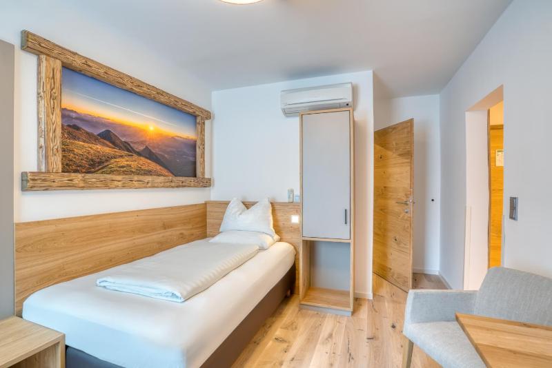 Single Room image 1