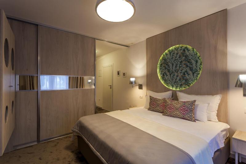 Luxury Two-Bedroom Suite with Balcony image 2